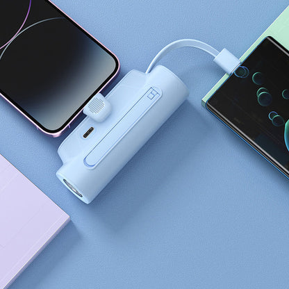 PocketVolt Duo™ – Powerbank med indbygget kabel og LED-lygte